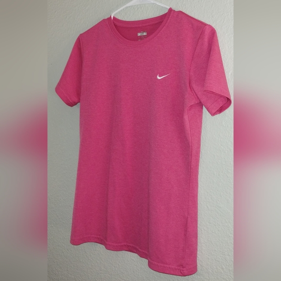 PINK NIKE FIT-DRY TEE ~ SIZE SMALL ~ NEVER WORN, LIKE NEW - Picture 2 of 7